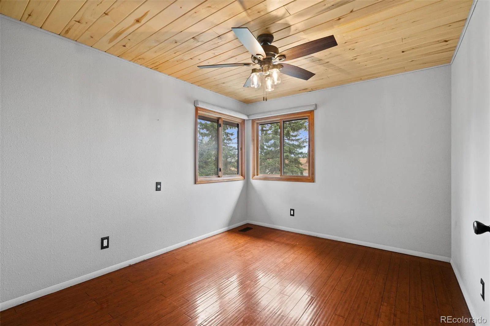 24130 Genesee Village Road Golden CO 80401 | MLS #REC2187009 08272026035310 1600 28