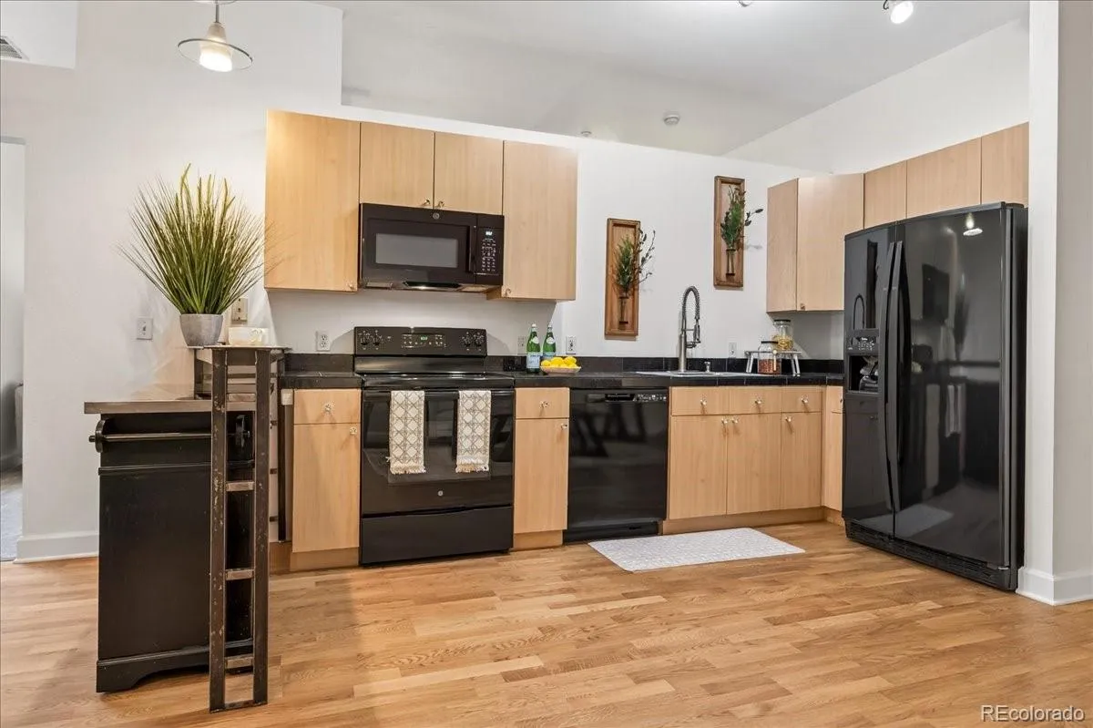 04132026200448 1200 5