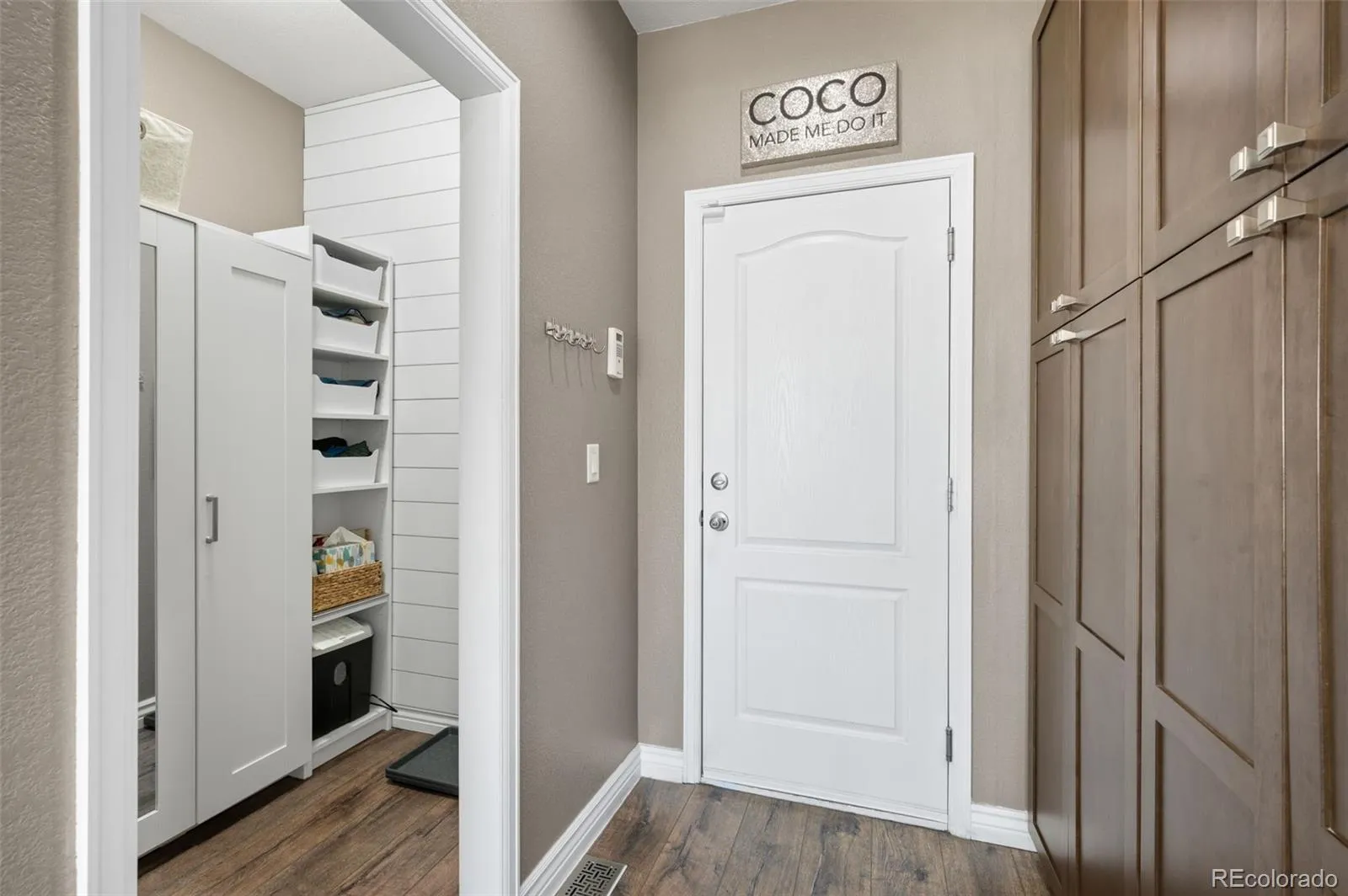 25084 E Pinewood Place Aurora CO 80016 MLS #REC2190646 04172026022351 1600 15