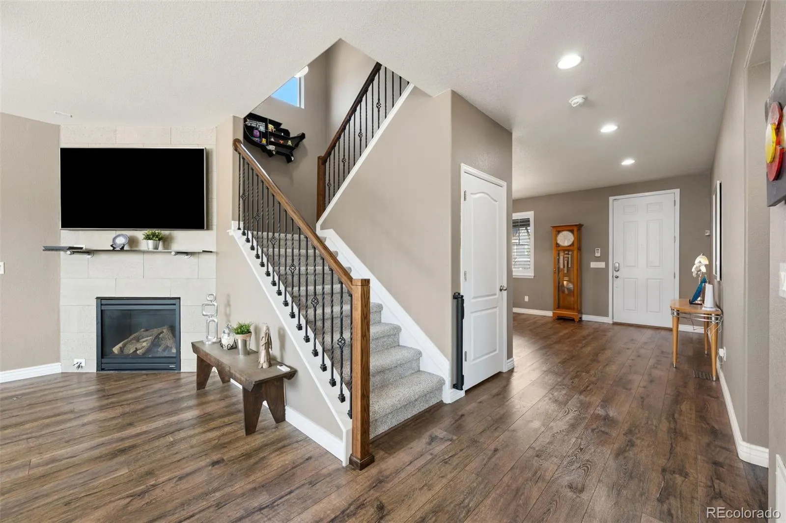 25084 E Pinewood Place Aurora CO 80016 MLS #REC2190646 04172026022351 1600 18
