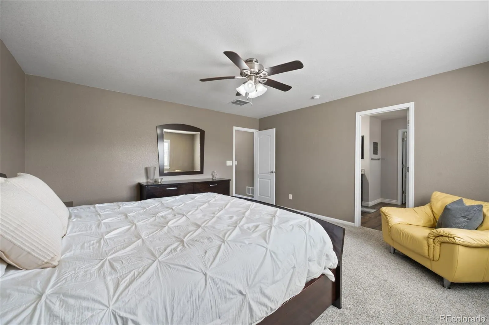 25084 E Pinewood Place Aurora CO 80016 MLS #REC2190646 04172026022351 1600 21