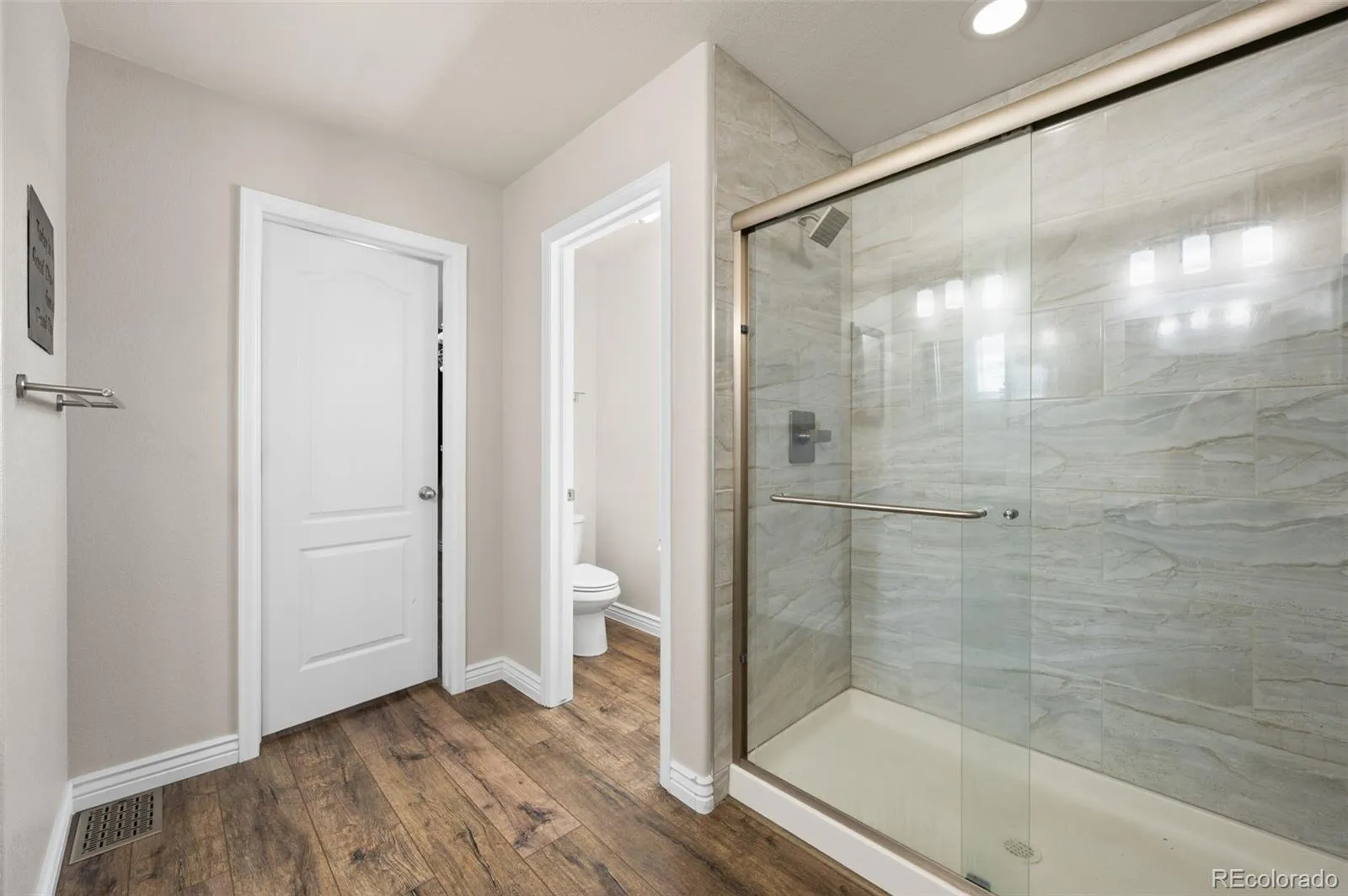 25084 E Pinewood Place Aurora CO 80016 MLS #REC2190646 04172026022351 1600 23