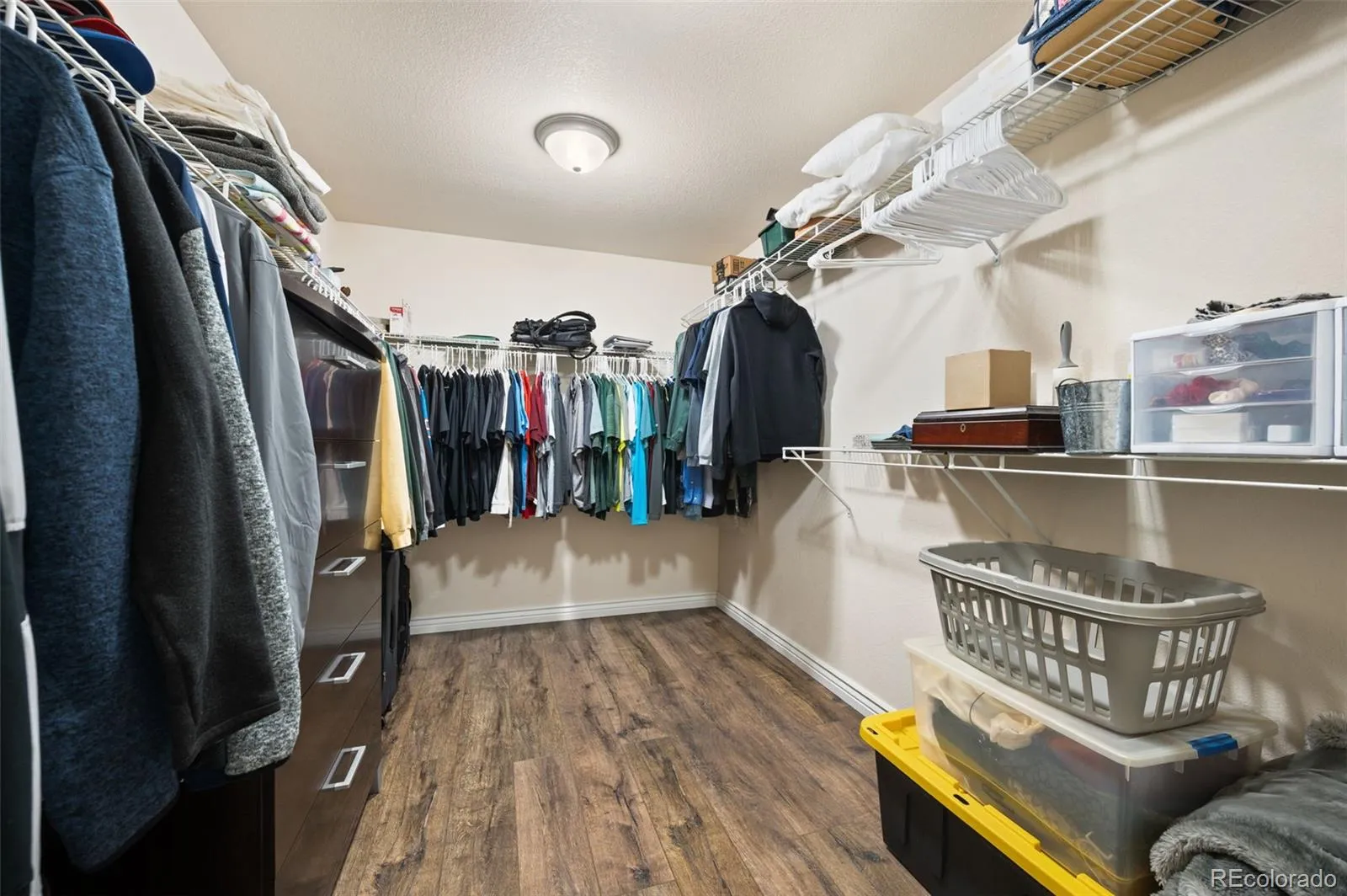 25084 E Pinewood Place Aurora CO 80016 MLS #REC2190646 04172026022351 1600 24