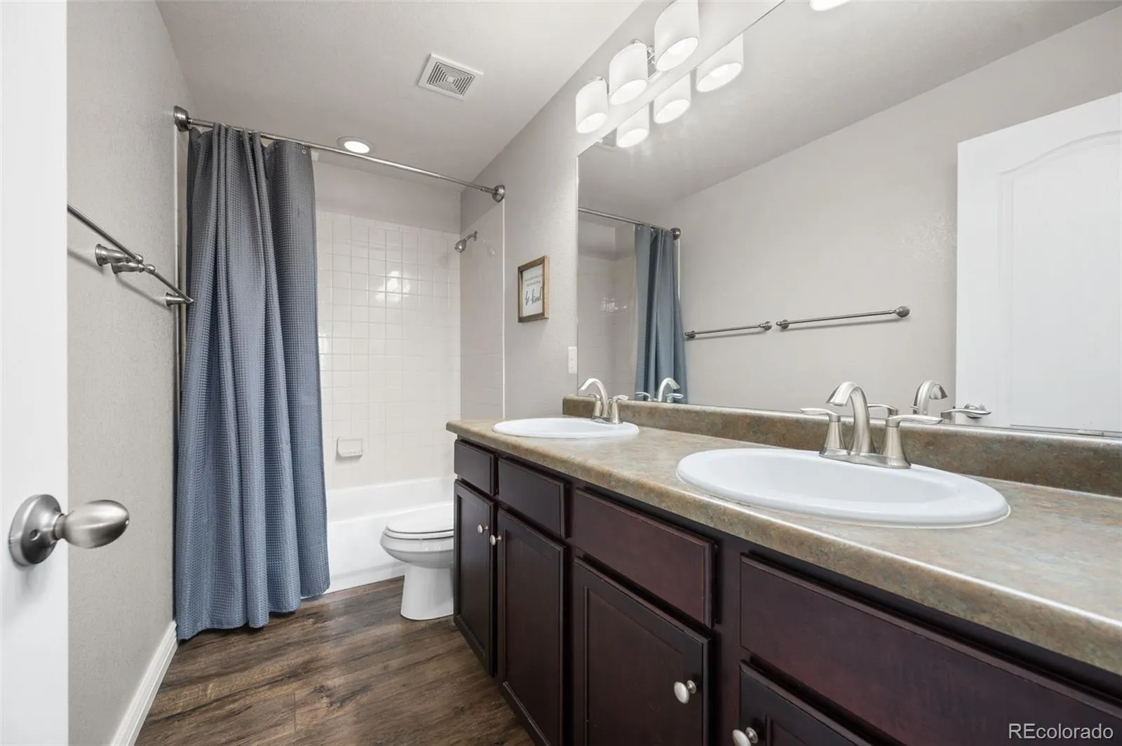 25084 E Pinewood Place Aurora CO 80016 MLS #REC2190646 04172026022351 1600 30