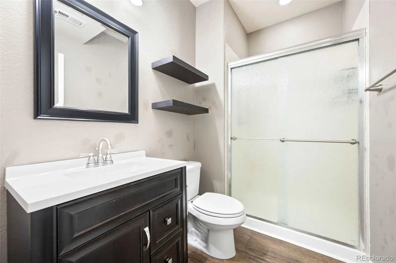 25084 E Pinewood Place Aurora CO 80016 MLS #REC2190646 04172026022351 1600 40