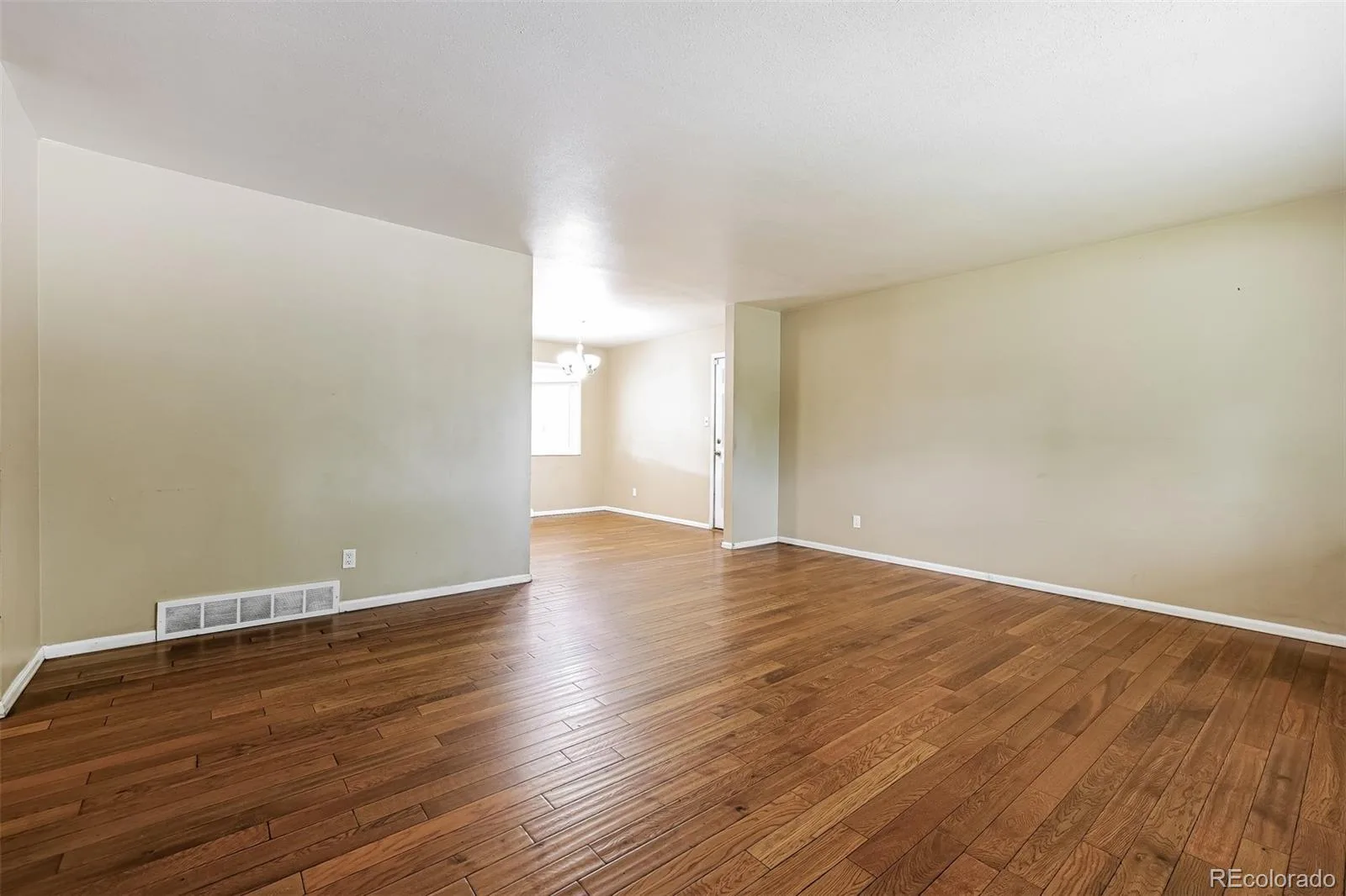 432 S Potomac Circle Aurora CO 80012 | MLS #REC2190897 06192026233312 1600 4