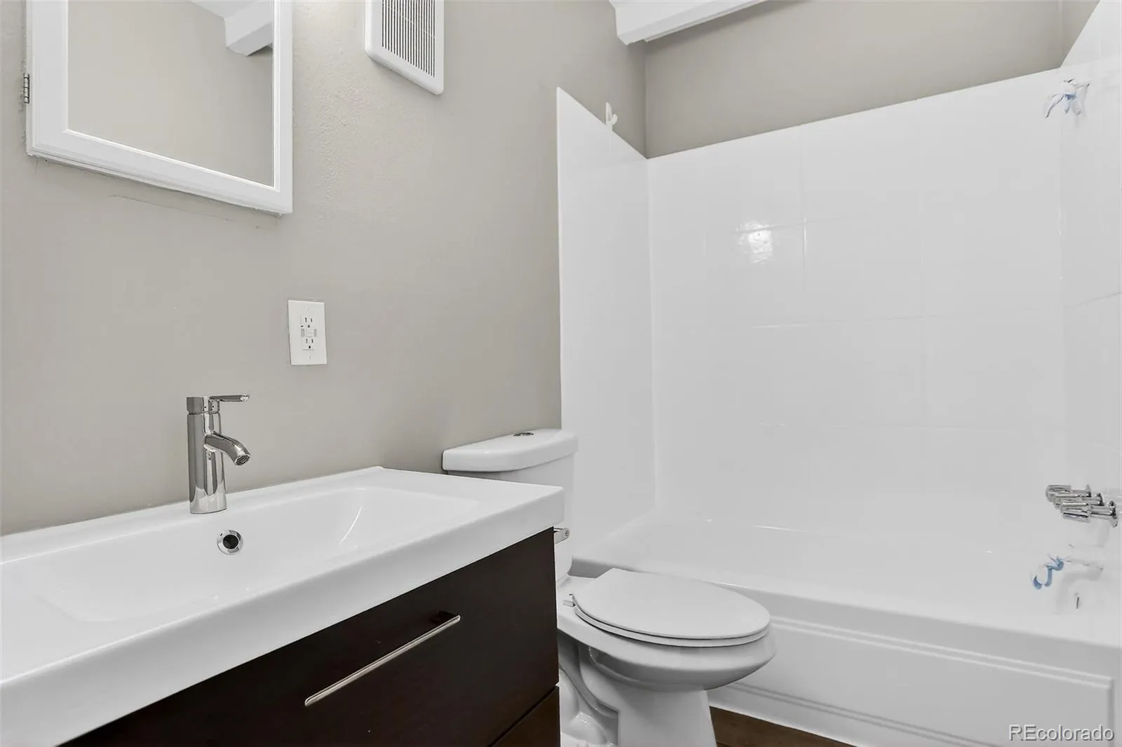 1040 N Stuart Street Denver CO 80204 MLS #REC2191813 05152026212109 1600 14
