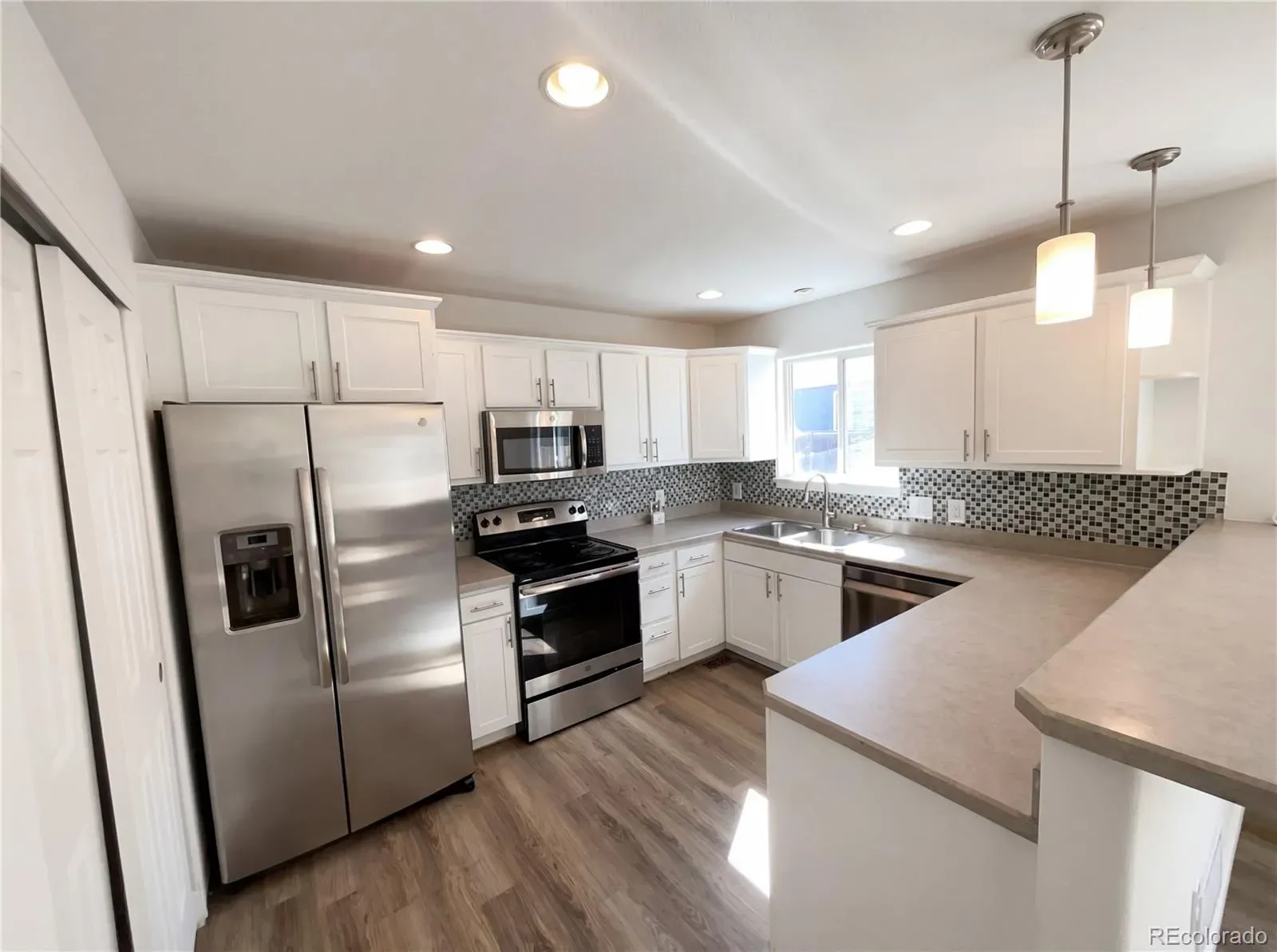 9686 Fairwood Street Littleton CO 80125 | MLS #REC2195224 03102026002708 1600 1