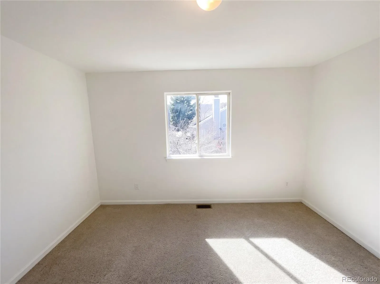 9686 Fairwood Street Littleton CO 80125 | MLS #REC2195224 03102026002708 1600 15