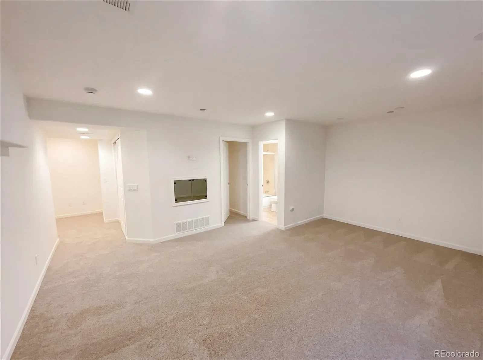 9686 Fairwood Street Littleton CO 80125 | MLS #REC2195224 03102026002708 1600 19