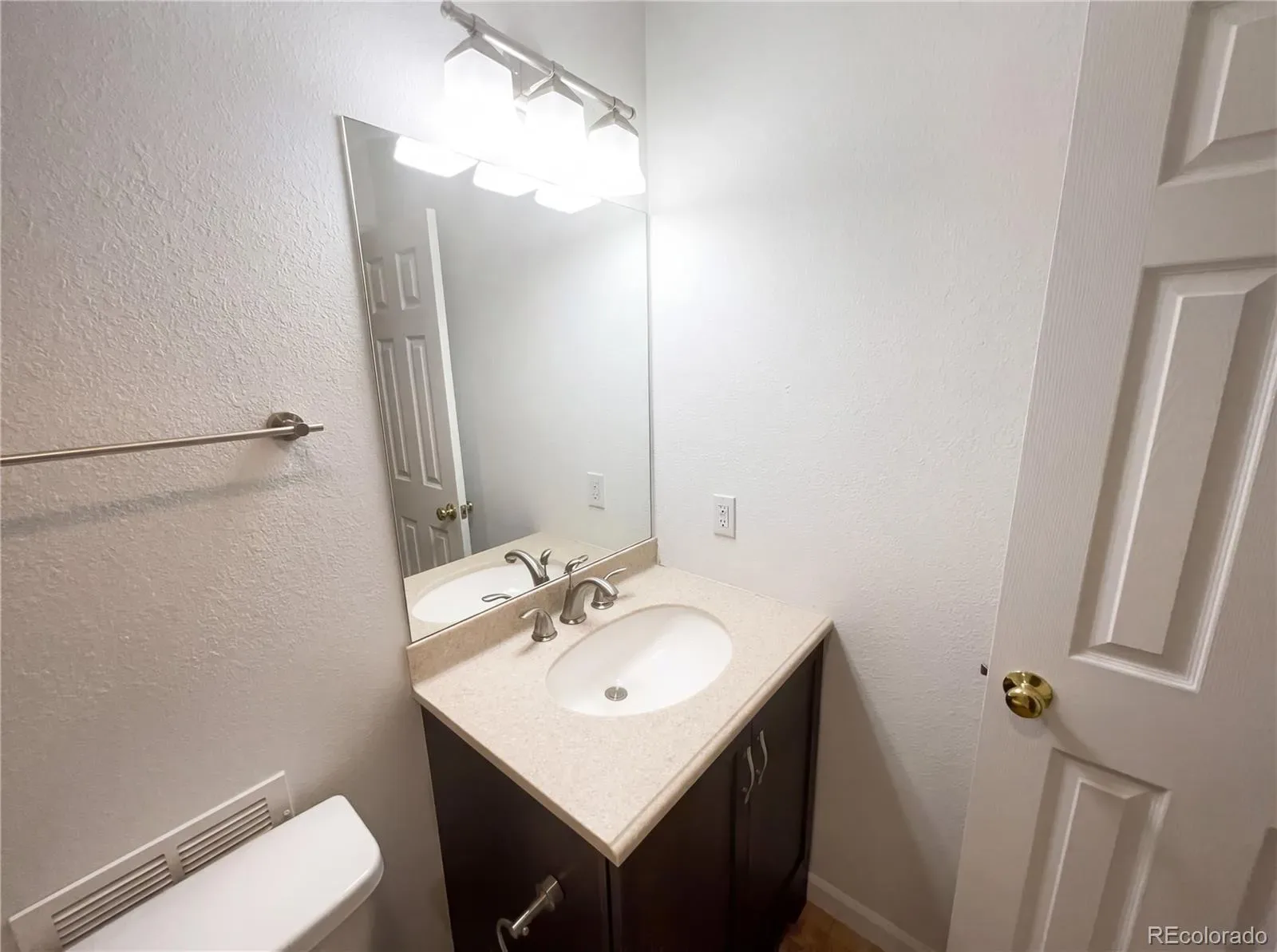 9686 Fairwood Street Littleton CO 80125 | MLS #REC2195224 03102026002708 1600 22