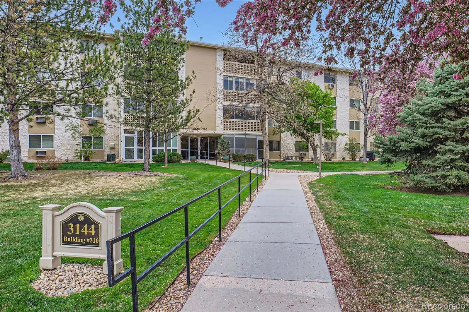 3144 S Wheeling Way #401 Aurora CO 80014 MLS #REC2197273 02252026172728 1600 20