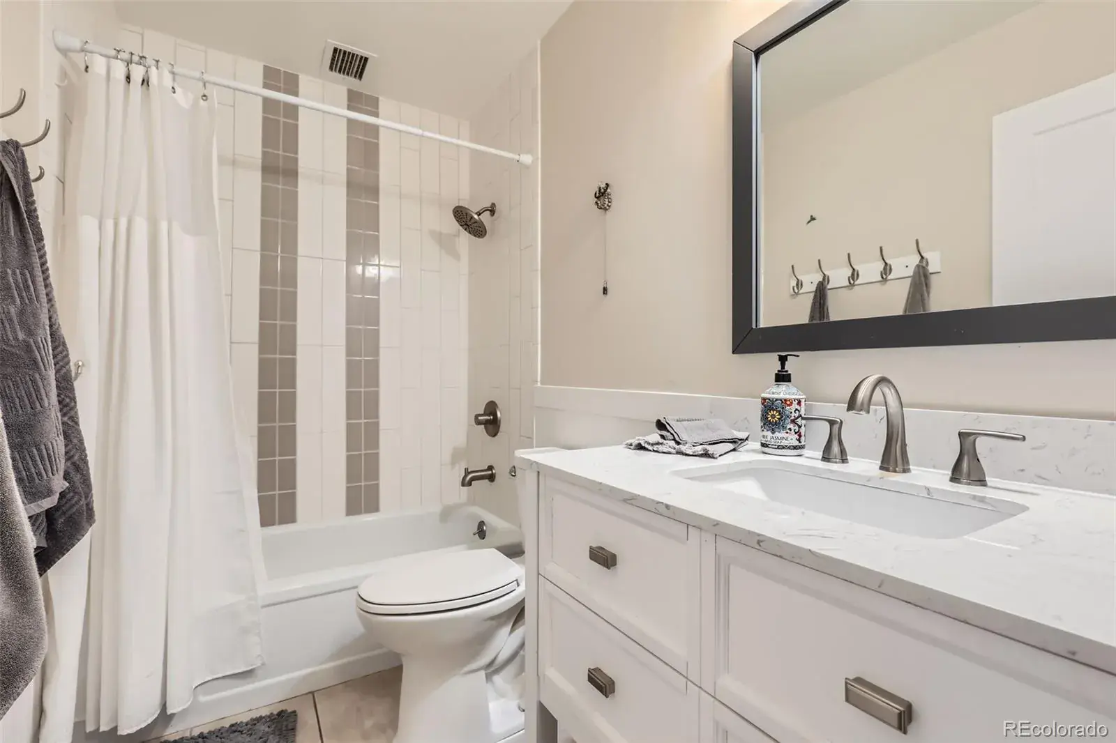 3144 S Wheeling Way #401 Aurora CO 80014 MLS #REC2197273 02252026172728 1600 9