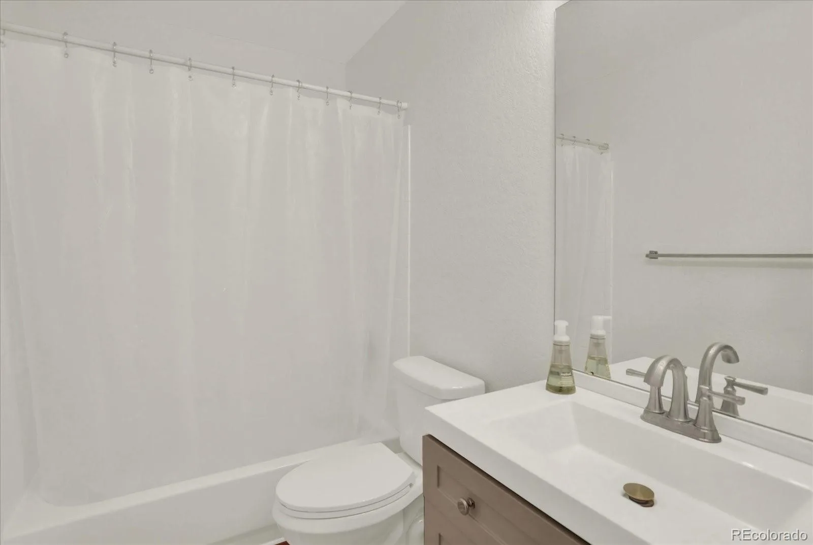 2804 Elaine Drive Broomfield CO 80020 | MLS #REC2197959 07312026234555 1600 22
