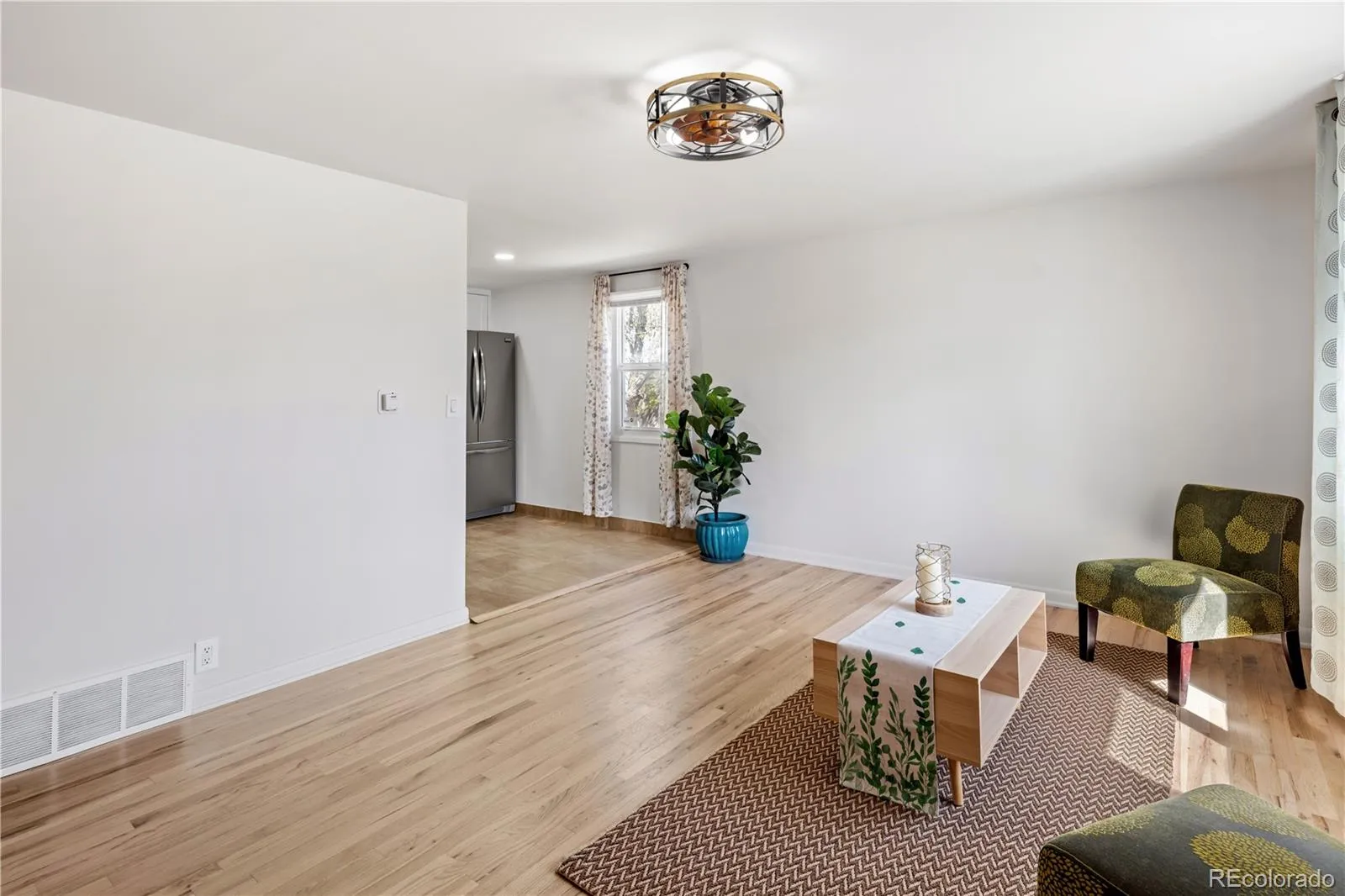 04092026213216 1600 2