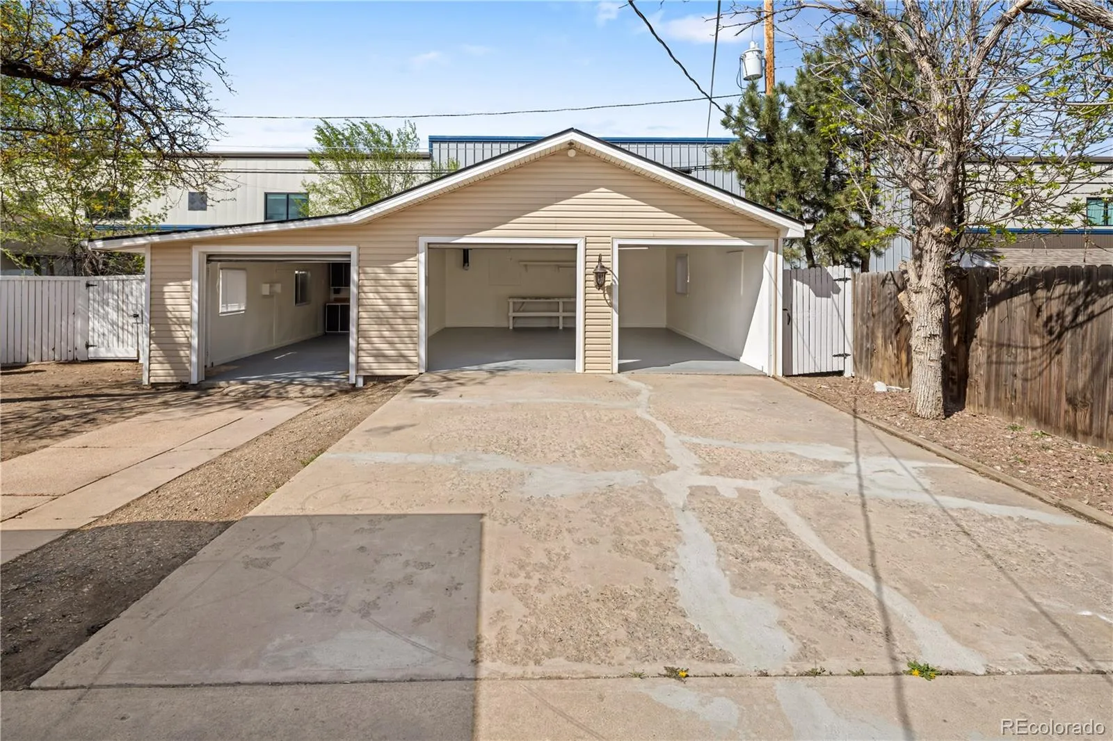 04092026213216 1600 22