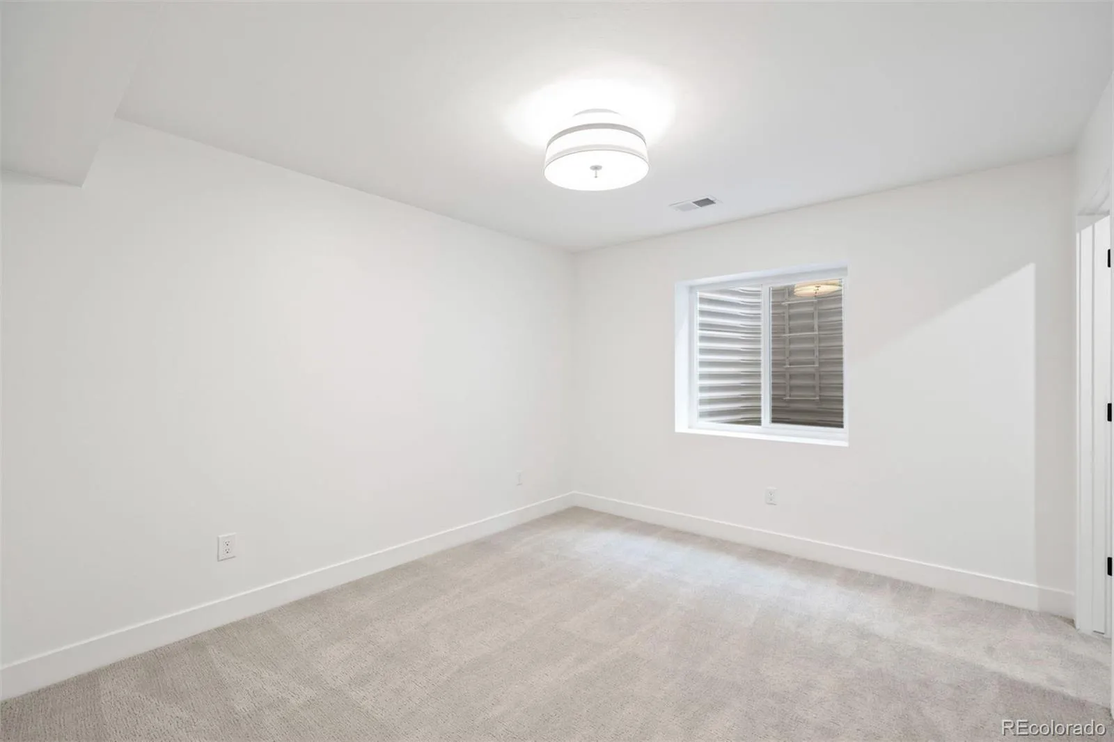 3930 W Byron Place Denver CO 80212 MLS #REC2201325 04092026174355 1600 33