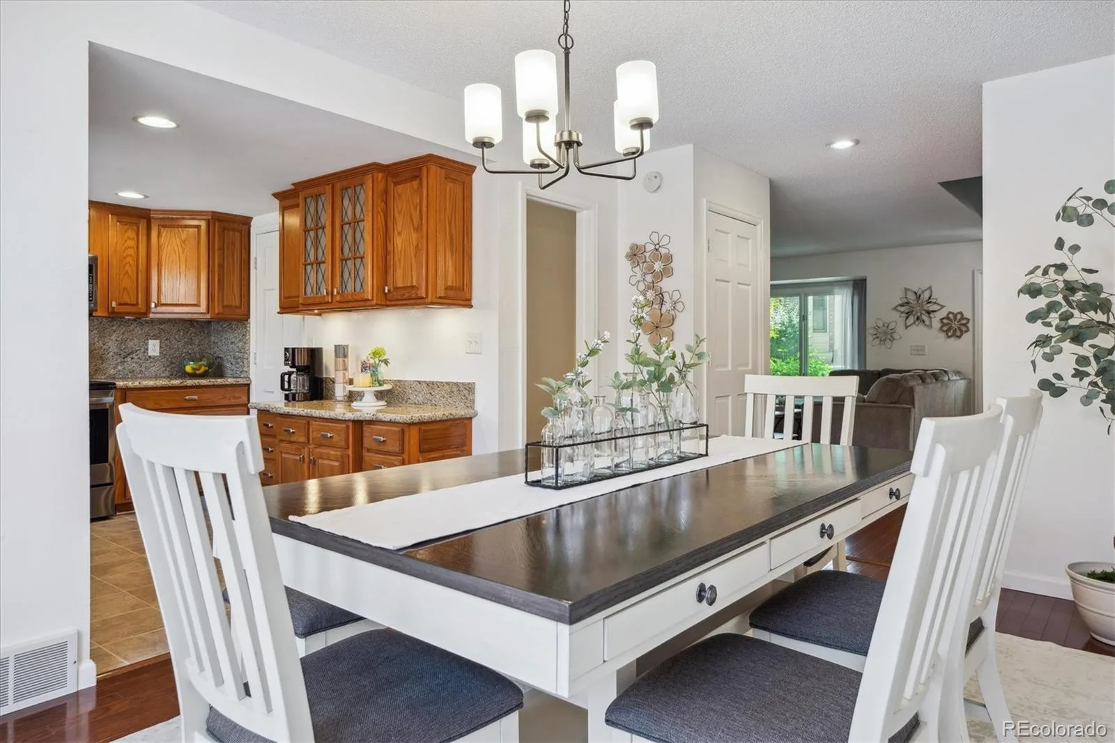 7589 S Cove Circle Centennial CO 80122 | MLS #REC2204302 06022026183946 1600 3