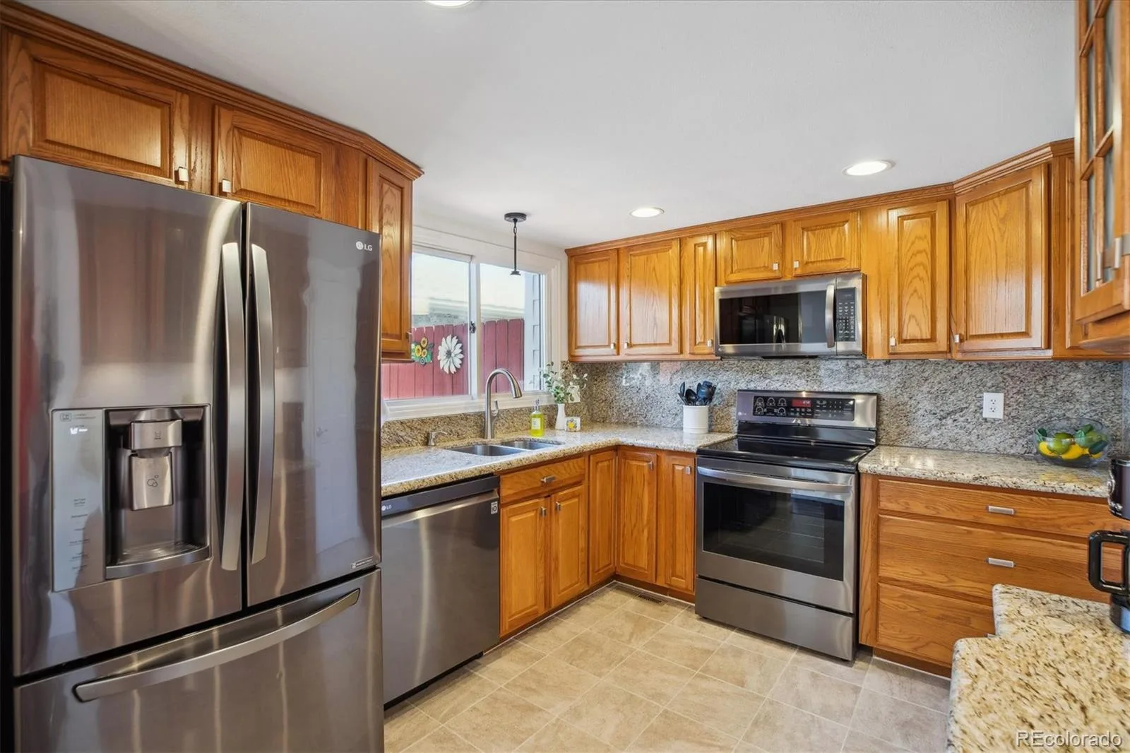 7589 S Cove Circle Centennial CO 80122 | MLS #REC2204302 06022026183946 1600 5
