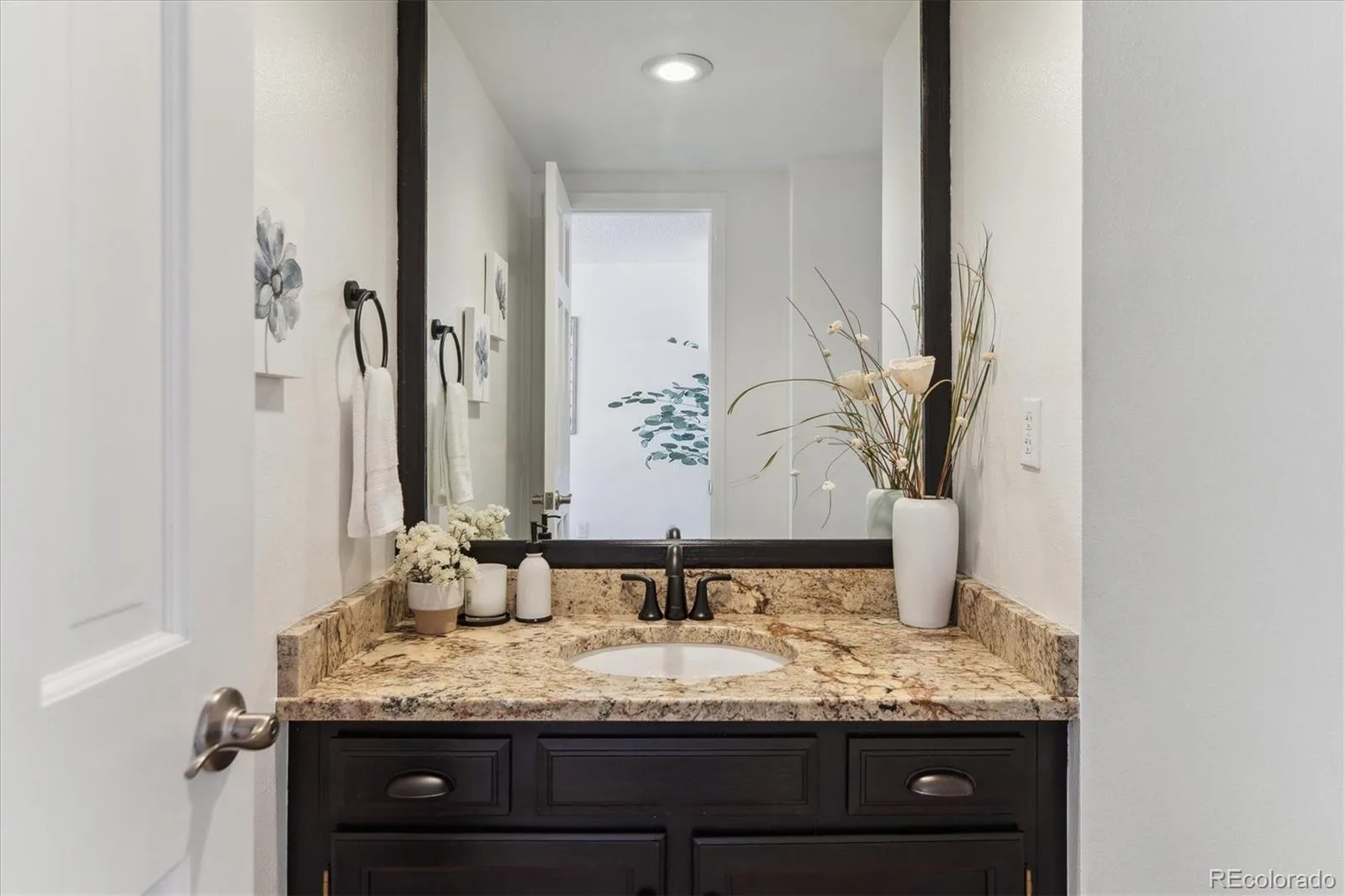 7589 S Cove Circle Centennial CO 80122 | MLS #REC2204302 06022026183946 1600 8