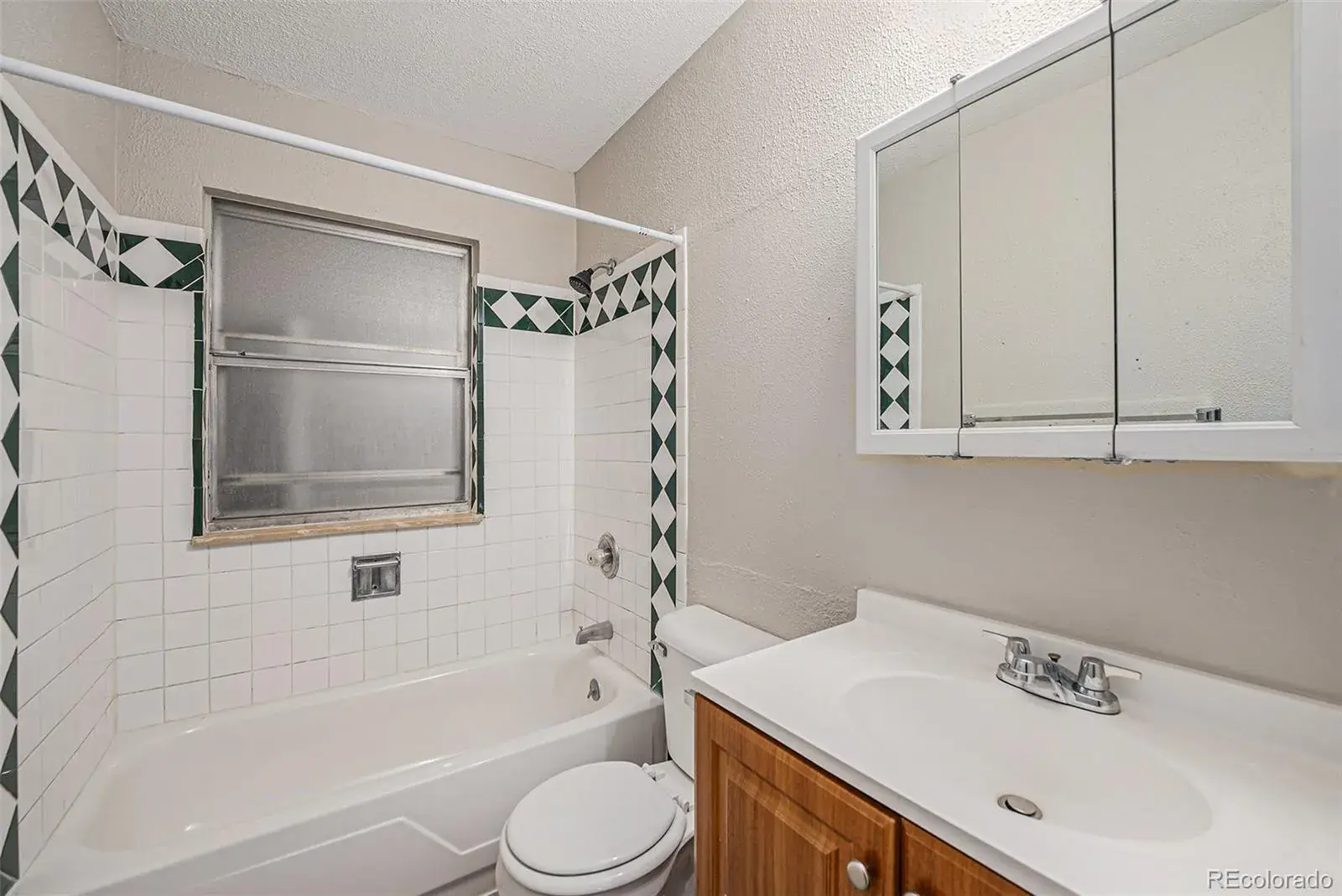 08262025174406 1600 5