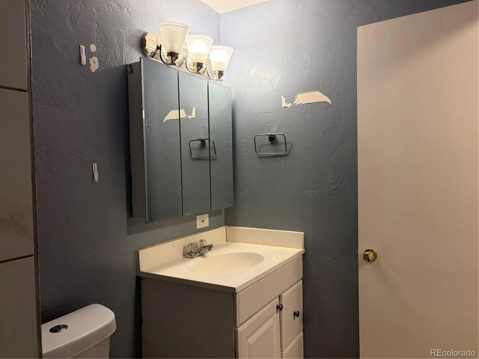 2325 S Linden Court #215 Denver CO 80222 | MLS #REC2207902 08192026221405 1600 10