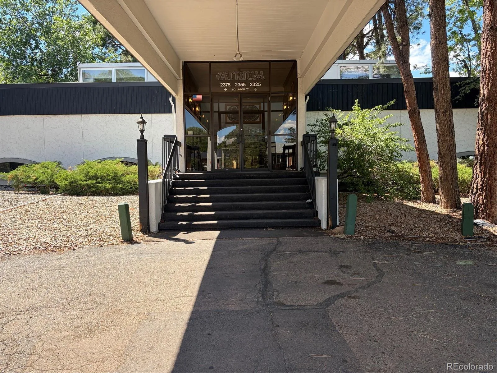 2325 S Linden Court #215 Denver CO 80222 | MLS #REC2207902 08192026221405 1600 18