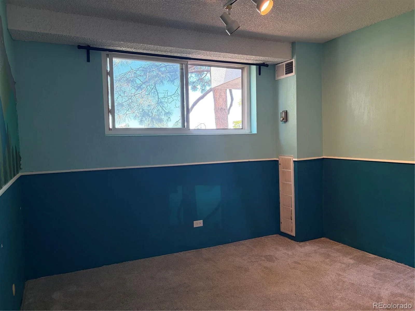 2325 S Linden Court #215 Denver CO 80222 | MLS #REC2207902 08192026221405 1600 7