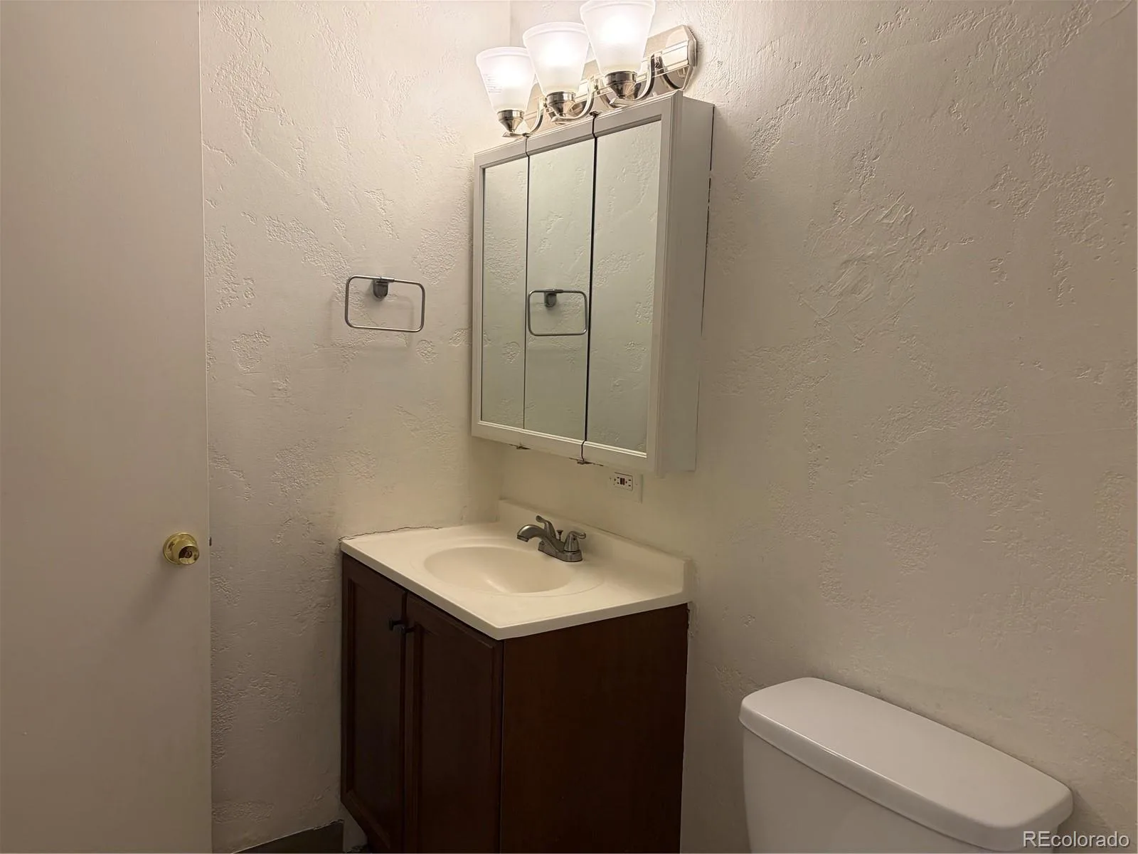 2325 S Linden Court #215 Denver CO 80222 | MLS #REC2207902 08192026221405 1600 9