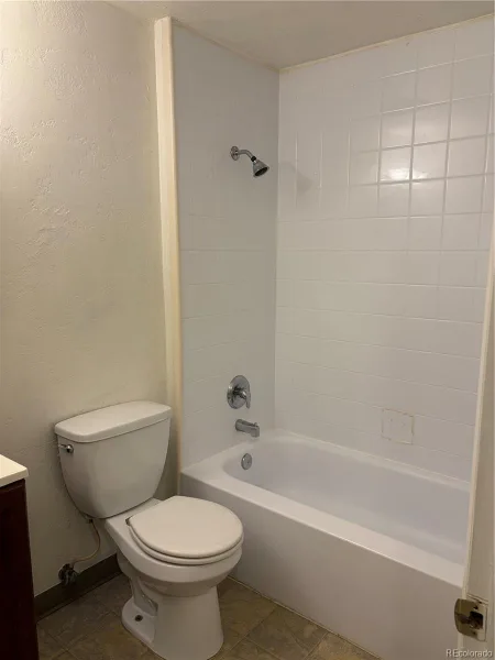 2325 S Linden Court #215 Denver CO 80222 | MLS #REC2207902 08192026221405 800 8