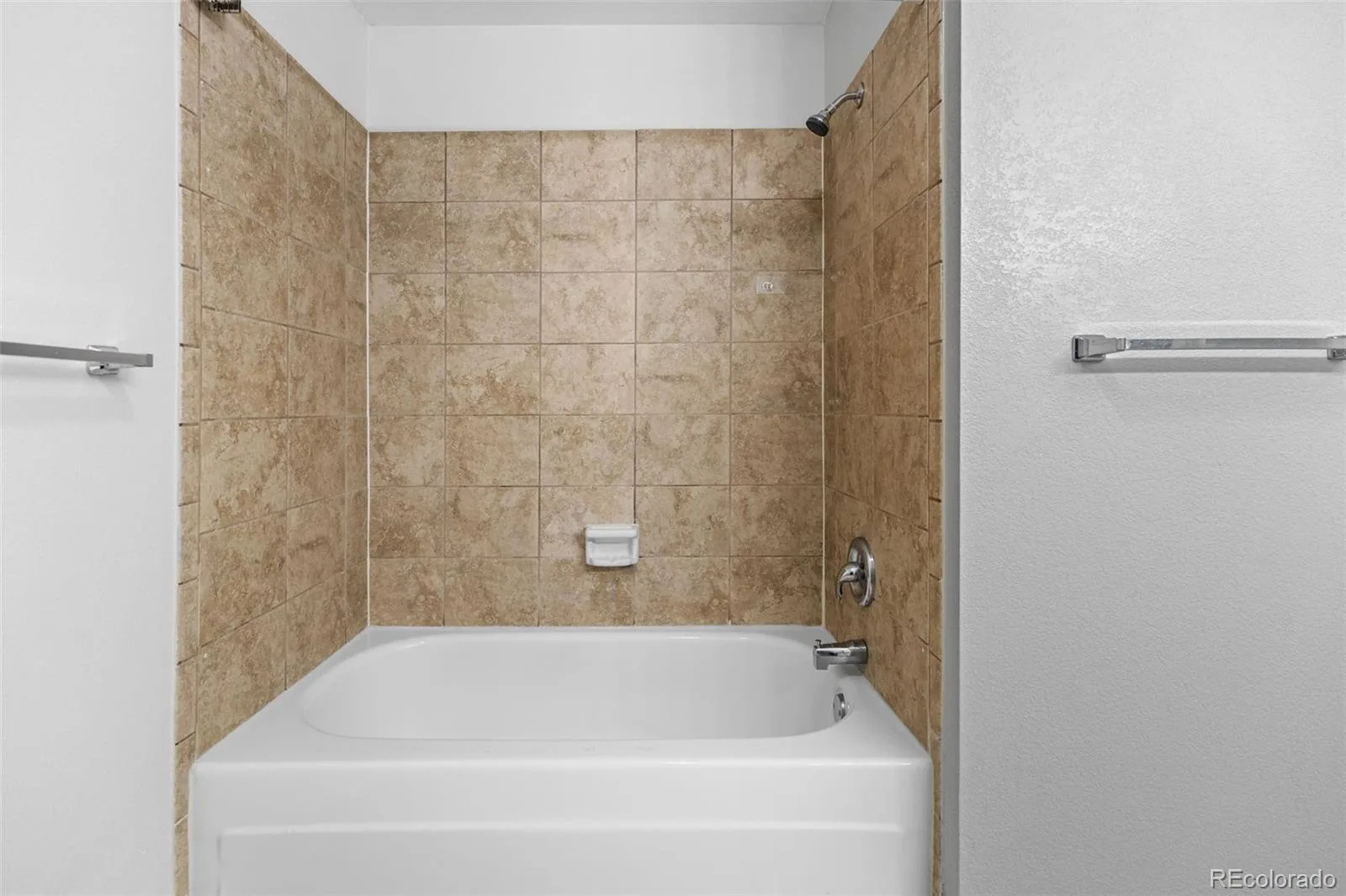 209 E Highline Circle #302 Centennial CO 80122 | MLS #REC2208674 08202026204636 1600 15