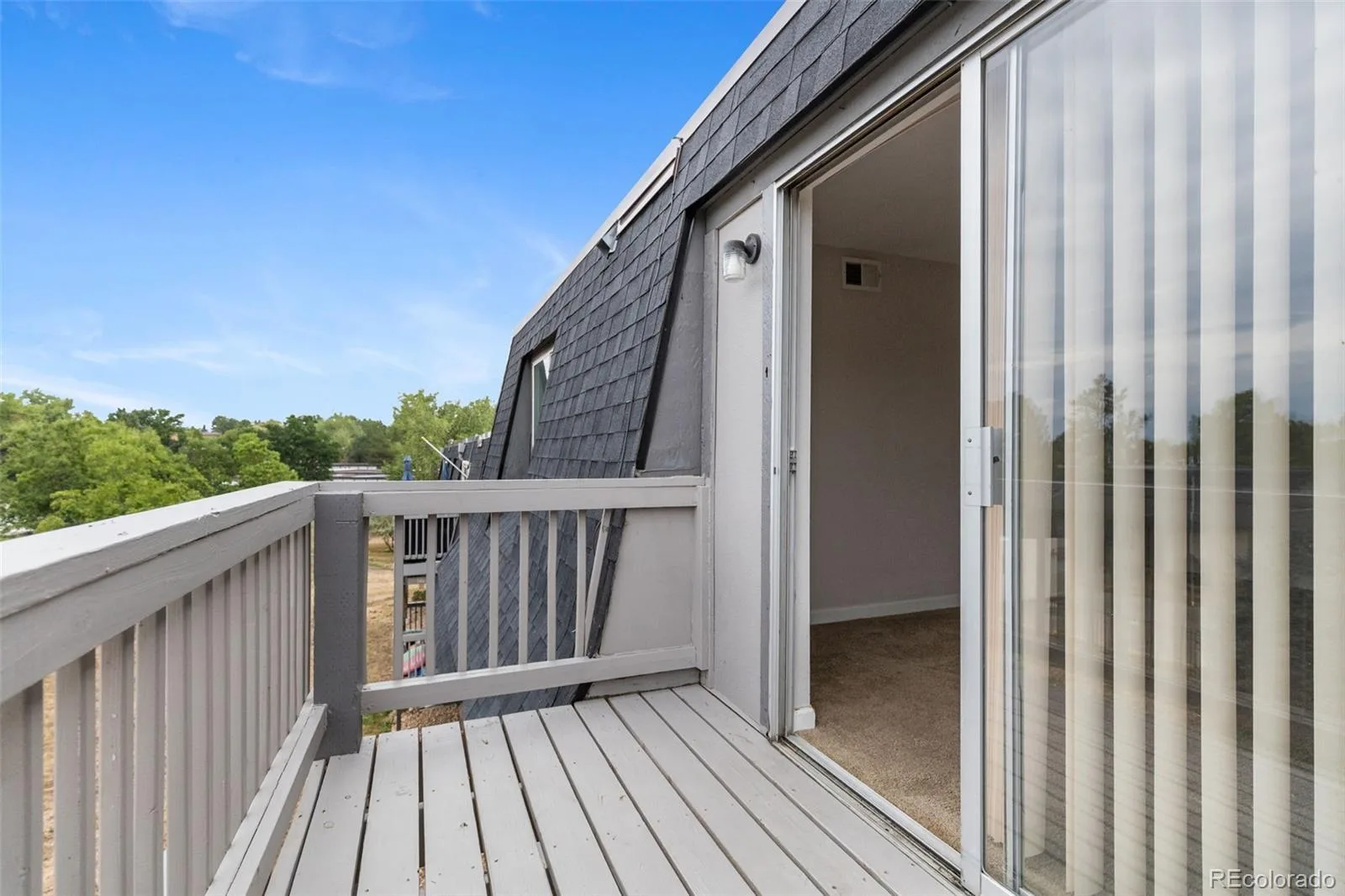 209 E Highline Circle #302 Centennial CO 80122 | MLS #REC2208674 08202026204636 1600 17