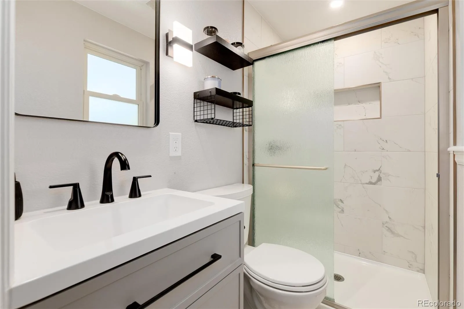 7664 S Race Street Centennial CO 80122 | MLS #REC2210322 09232026094913 1600 19