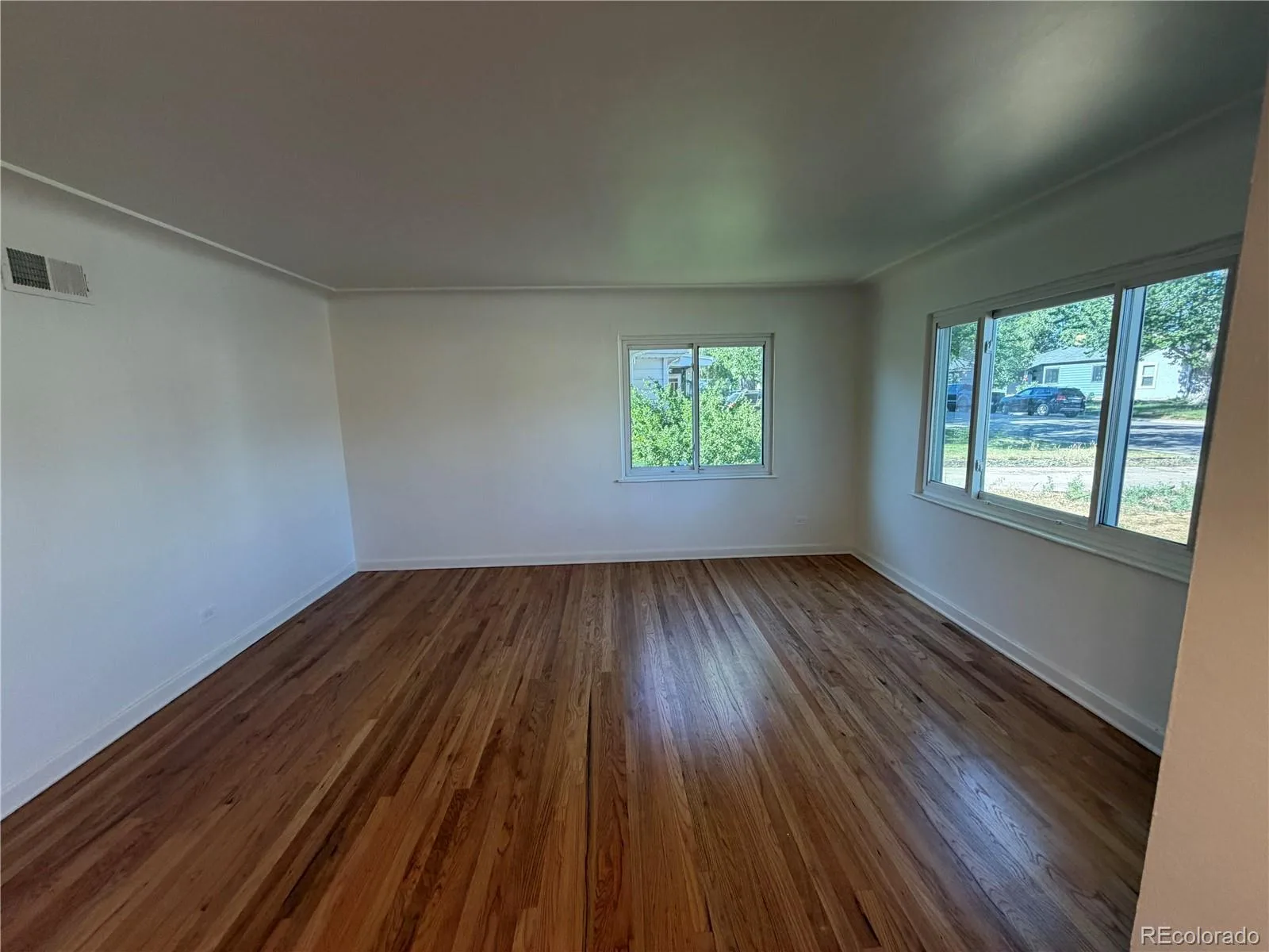 5040 Elm Court Denver CO 80221 MLS #REC2215752 06092026070546 1600 15