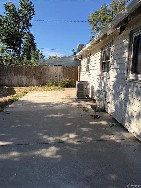 5040 Elm Court Denver CO 80221 MLS #REC2215752 06092026070546 800 33