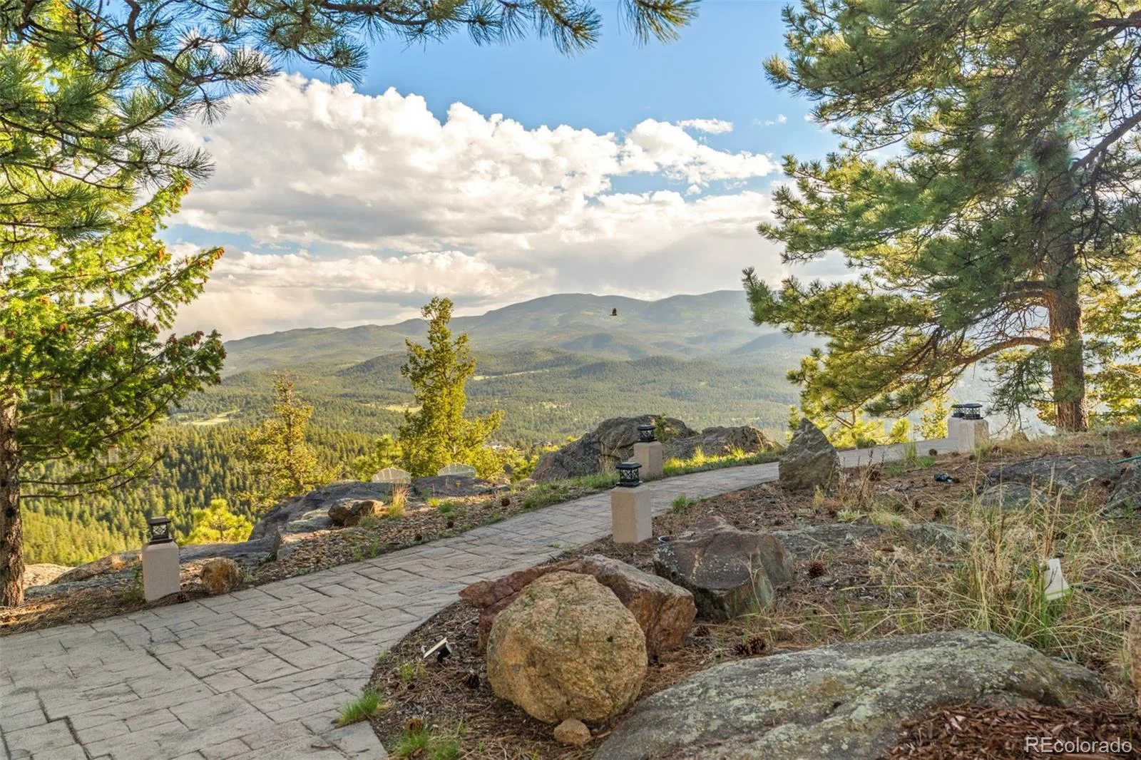 26344 Independence Trail Evergreen CO 80439 | MLS #REC2216712 08052026143805 1600 25