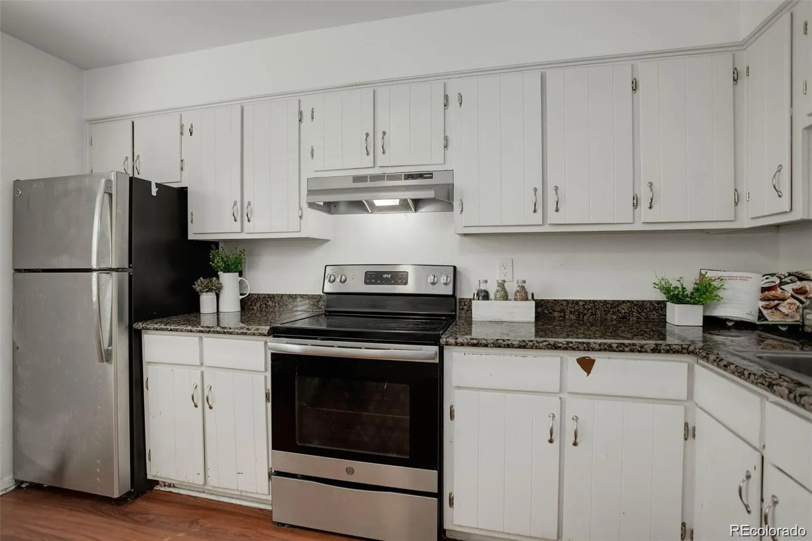 1638 Chester Street Aurora CO 80010 | MLS #REC2219474 04142026204314 1600 4