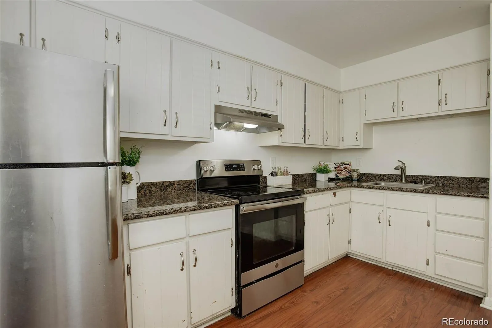 1638 Chester Street Aurora CO 80010 | MLS #REC2219474 04142026204314 1600 5