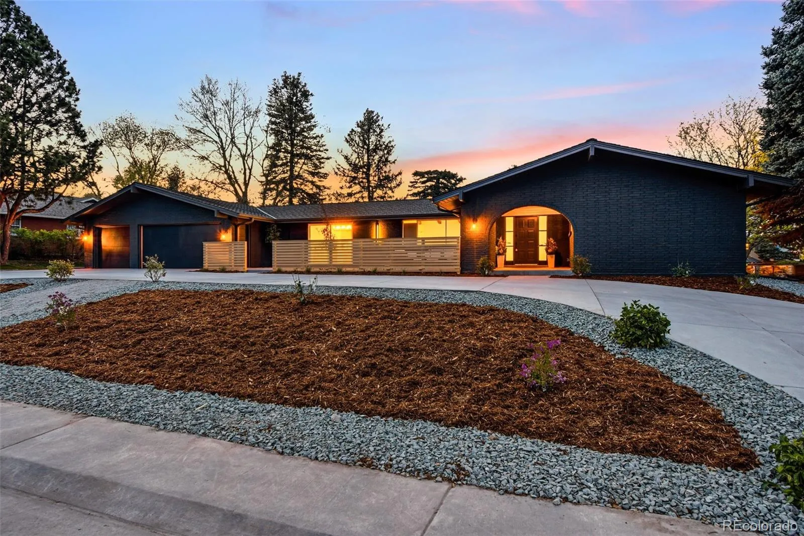 04172026210001 1600 1