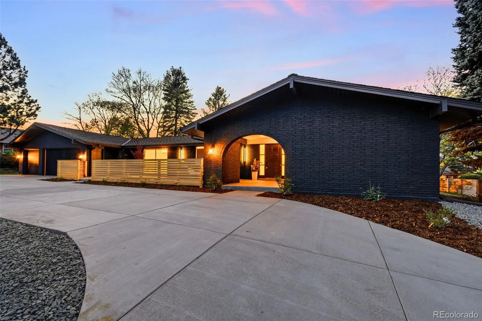 04172026210001 1600 2