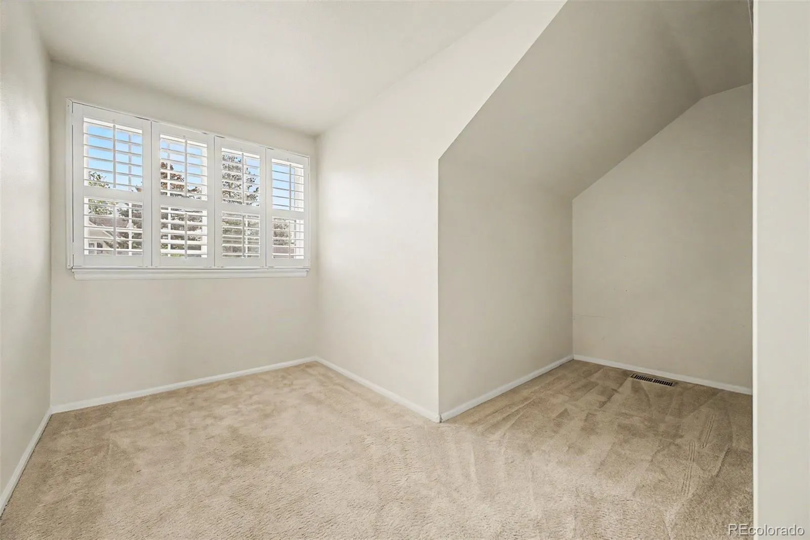 2225 Mountain Sage Drive Highlands Ranch CO 80126 MLS #REC2229500 05262026205135 1600 14