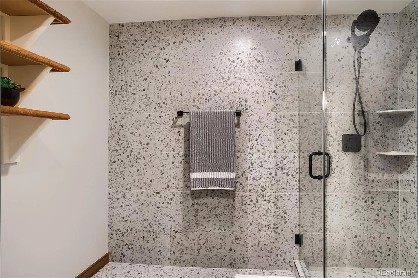 04142026222323 1600 16