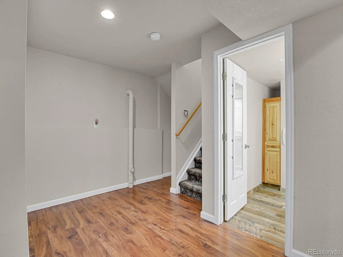 2668 S Troy Court Aurora CO 80014 | MLS #REC2239616 09242026080850 1200 23