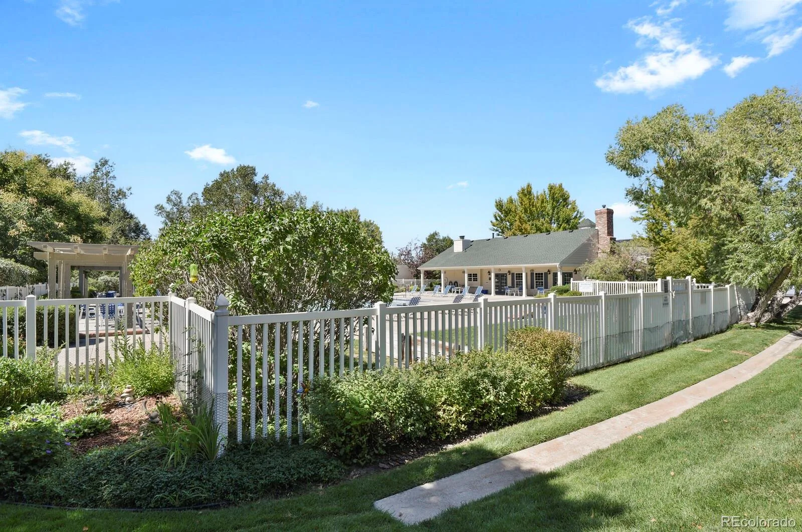 2668 S Troy Court Aurora CO 80014 | MLS #REC2239616 09242026080850 1600 46