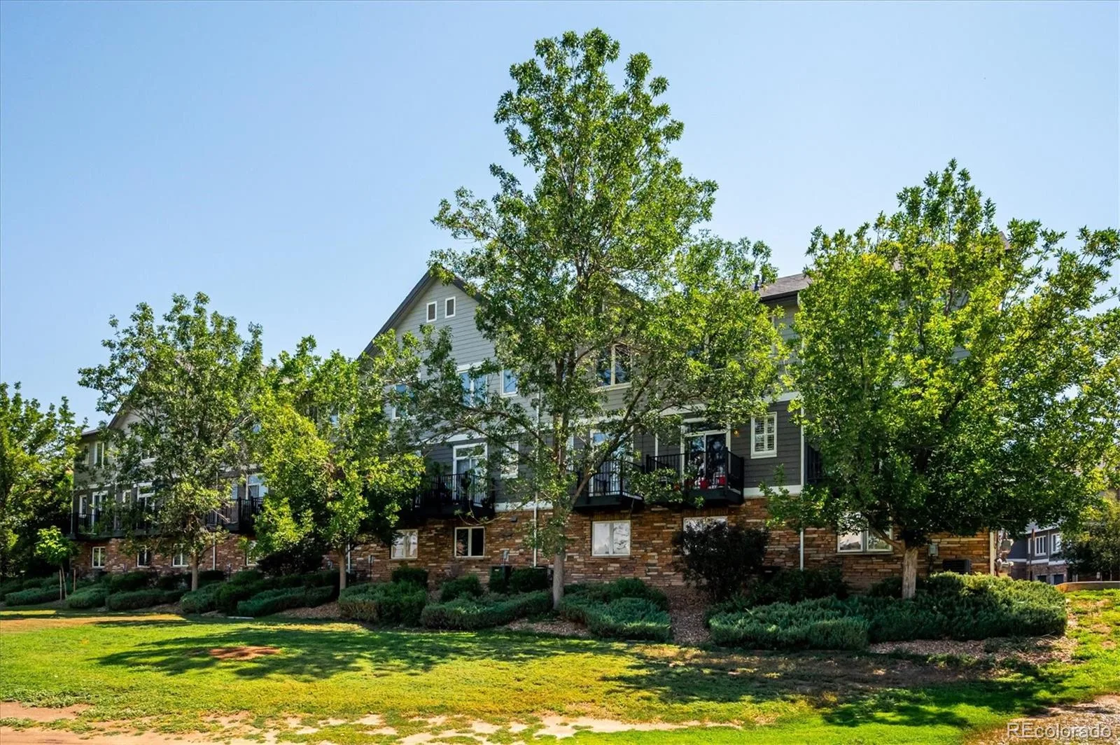 2947 W Riverwalk Circle #B Littleton CO 80123 | MLS #REC2239987 08122026013534 1600 27