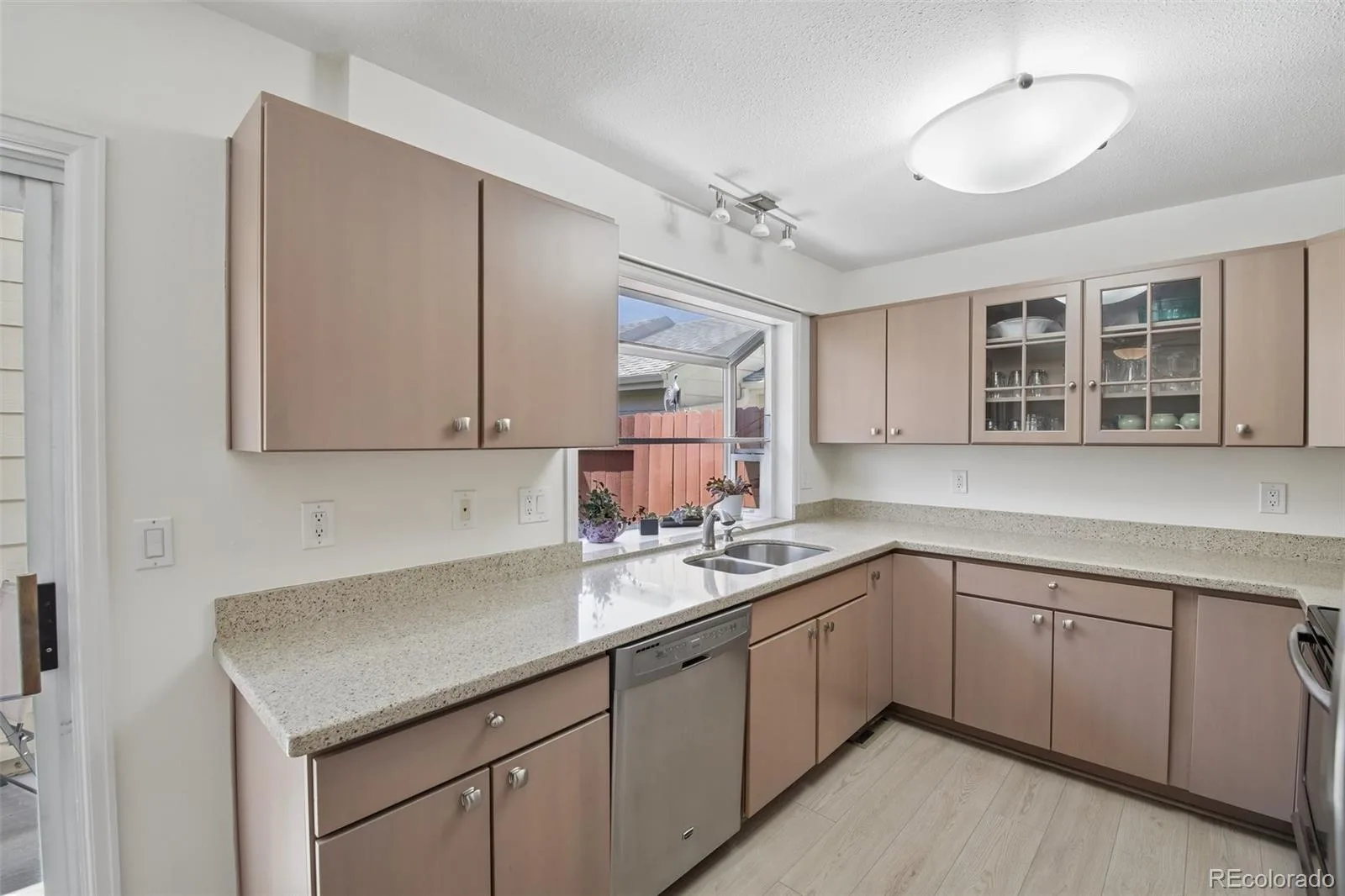 7586 S Cove Circle Centennial CO 80122 | MLS #REC2242708 08222026205921 1600 8