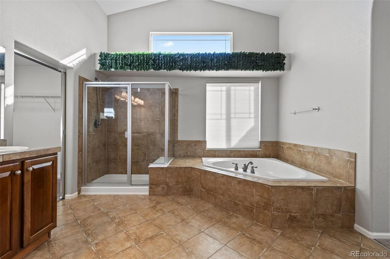 5365 S Haleyville Way Aurora CO 80016 | MLS #REC2244982 09232026095612 1600 21