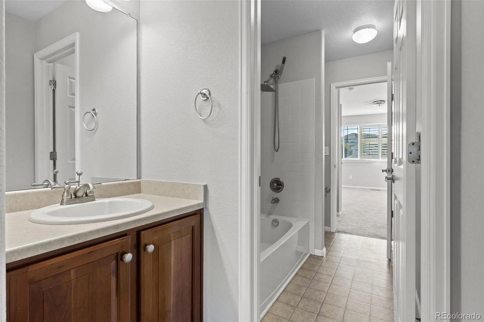 5365 S Haleyville Way Aurora CO 80016 | MLS #REC2244982 09232026095612 1600 31