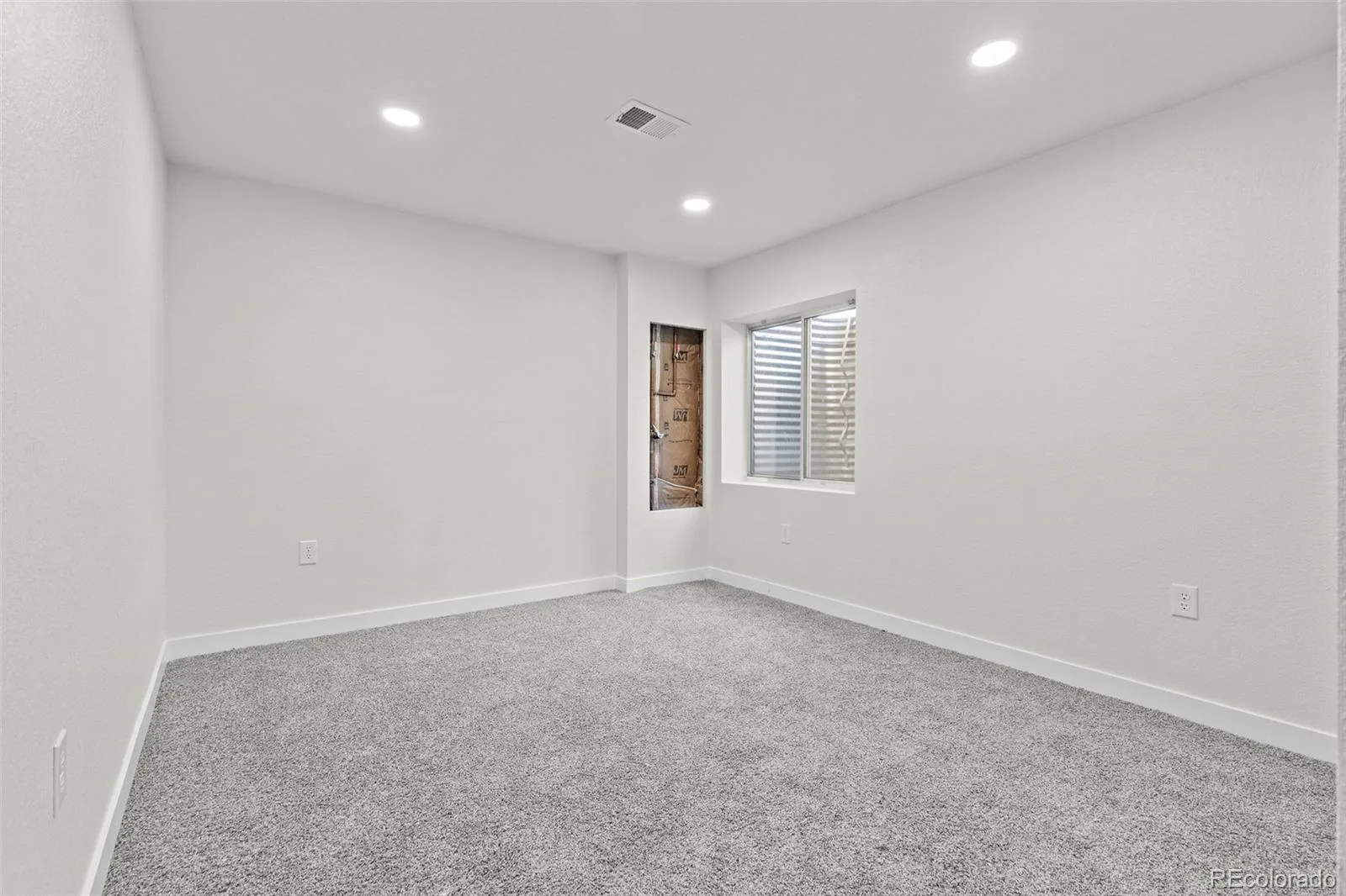 5365 S Haleyville Way Aurora CO 80016 | MLS #REC2244982 09232026095612 1600 37
