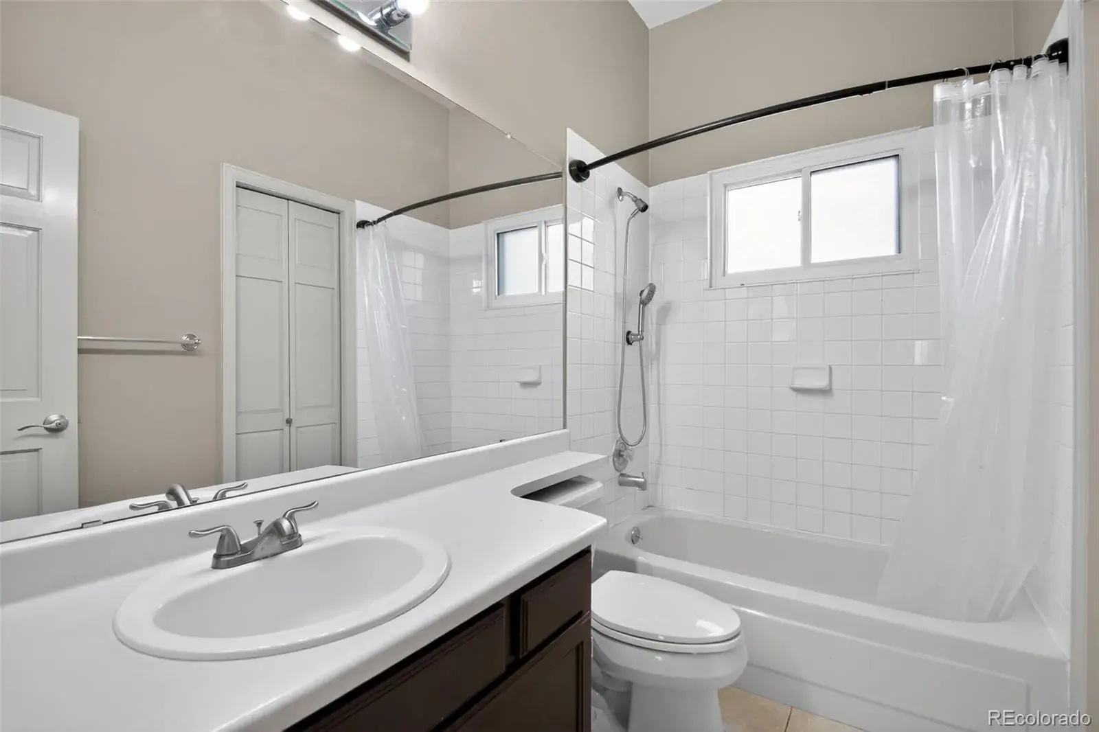 8274 S Ogden Circle Littleton CO 80122 | MLS #REC2245279 11102025220540 1600 17